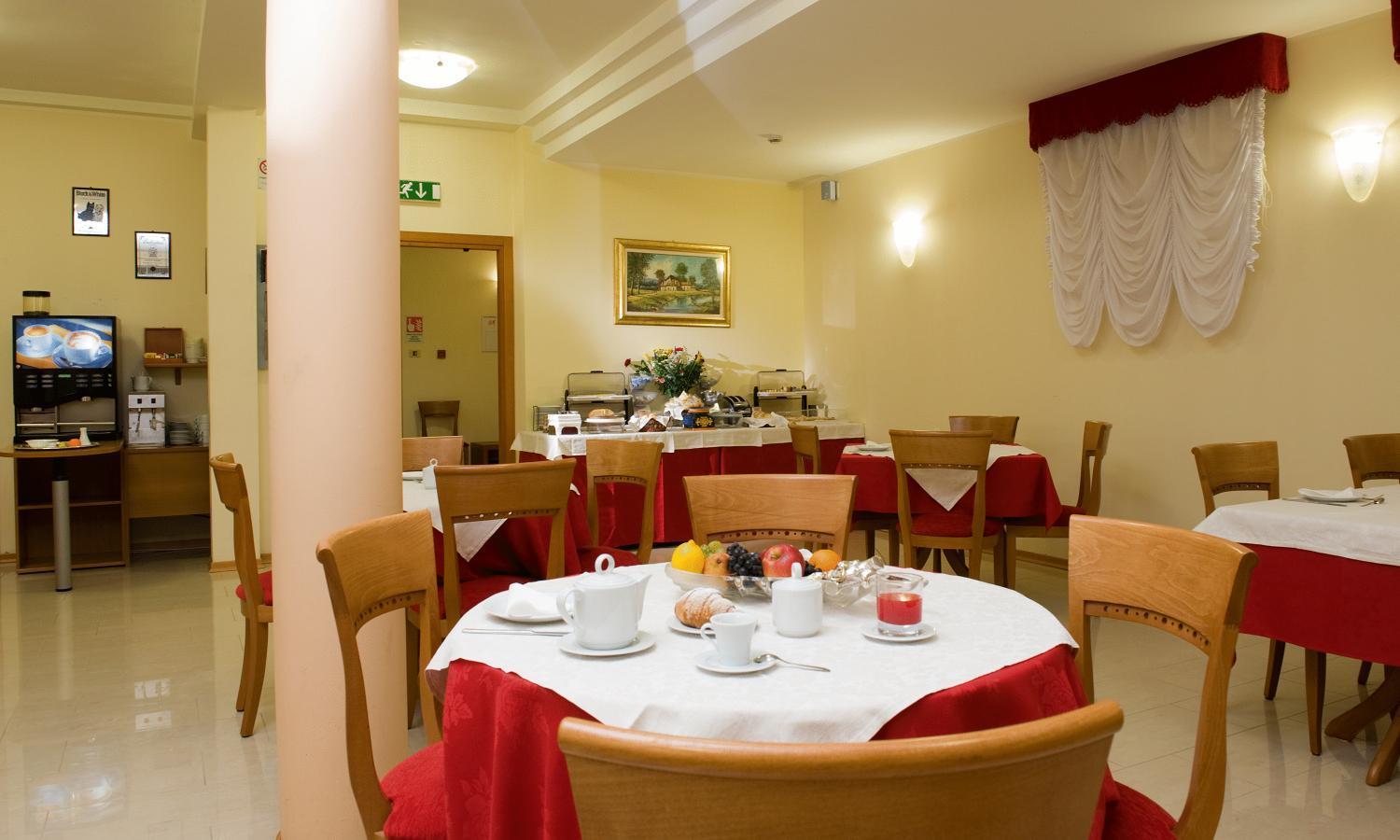 Hotel Montereale Порденоне Екстериор снимка