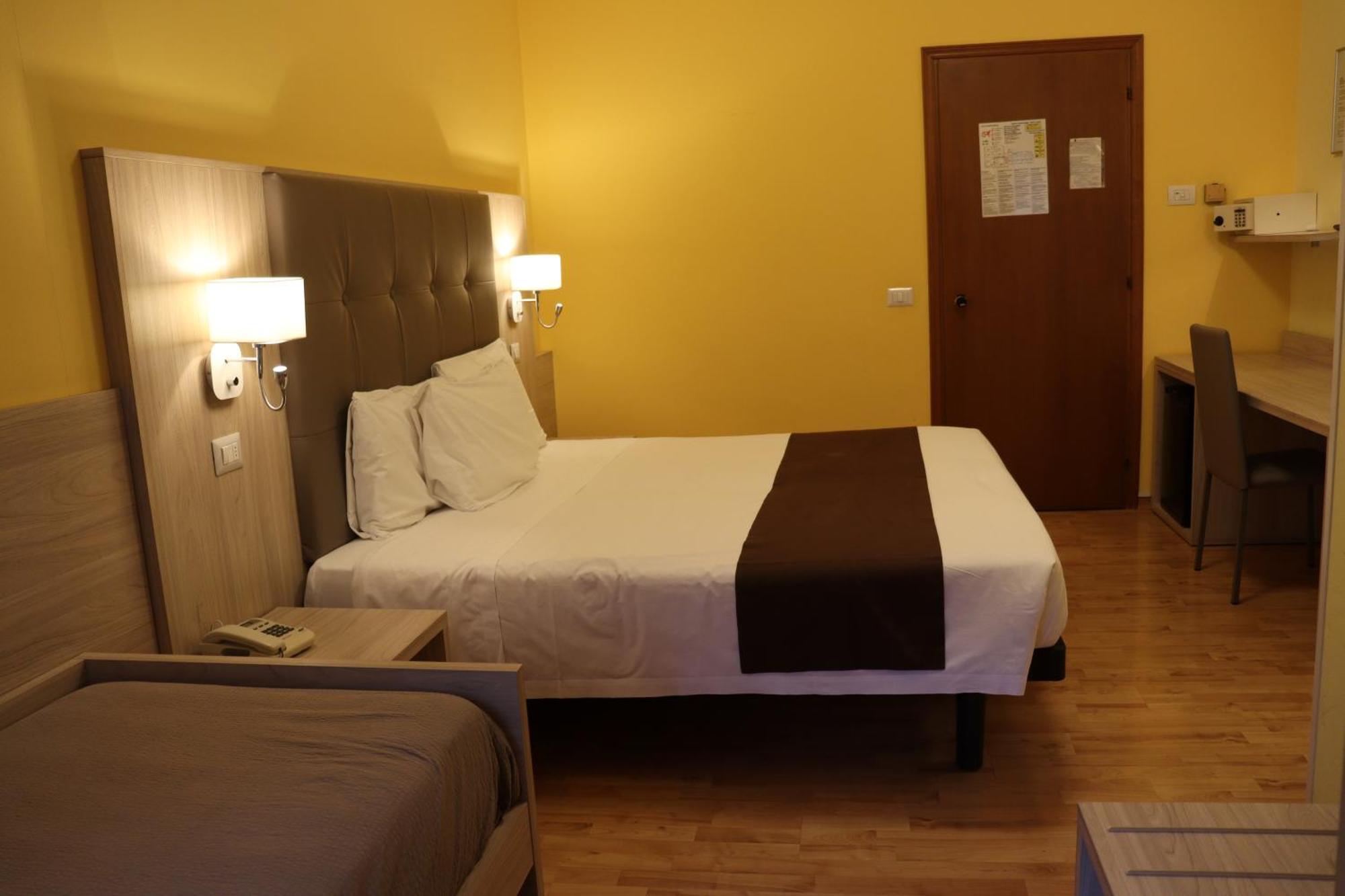 Hotel Montereale Порденоне Екстериор снимка
