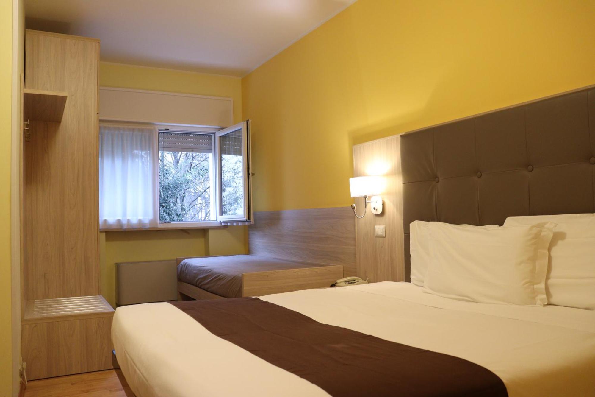 Hotel Montereale Порденоне Екстериор снимка