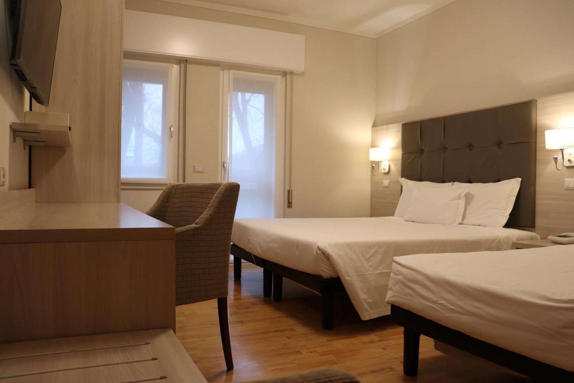 Hotel Montereale Порденоне Екстериор снимка