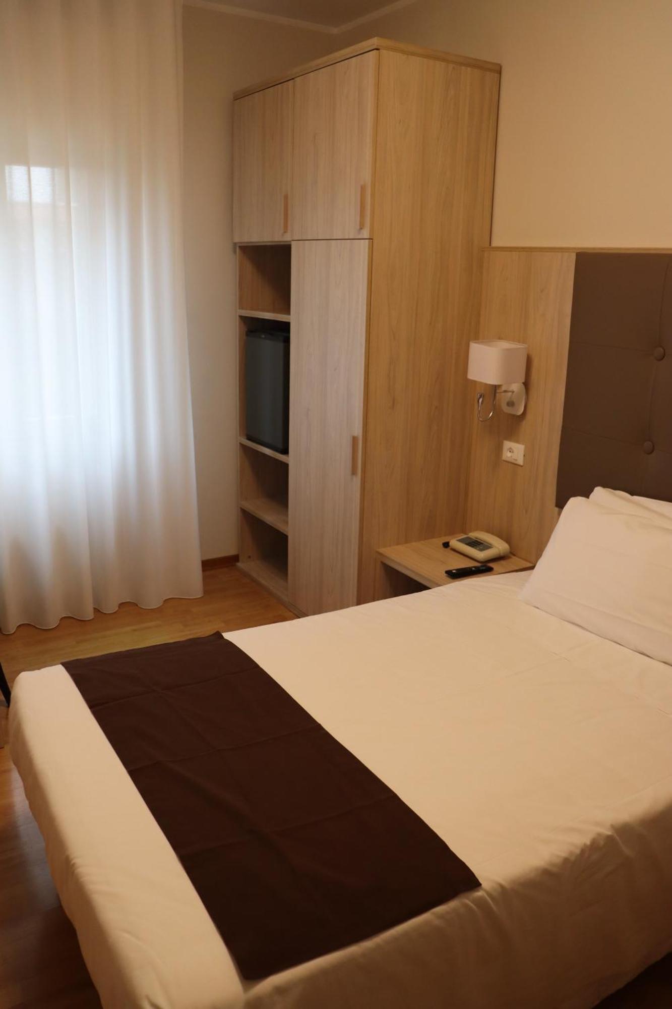 Hotel Montereale Порденоне Екстериор снимка