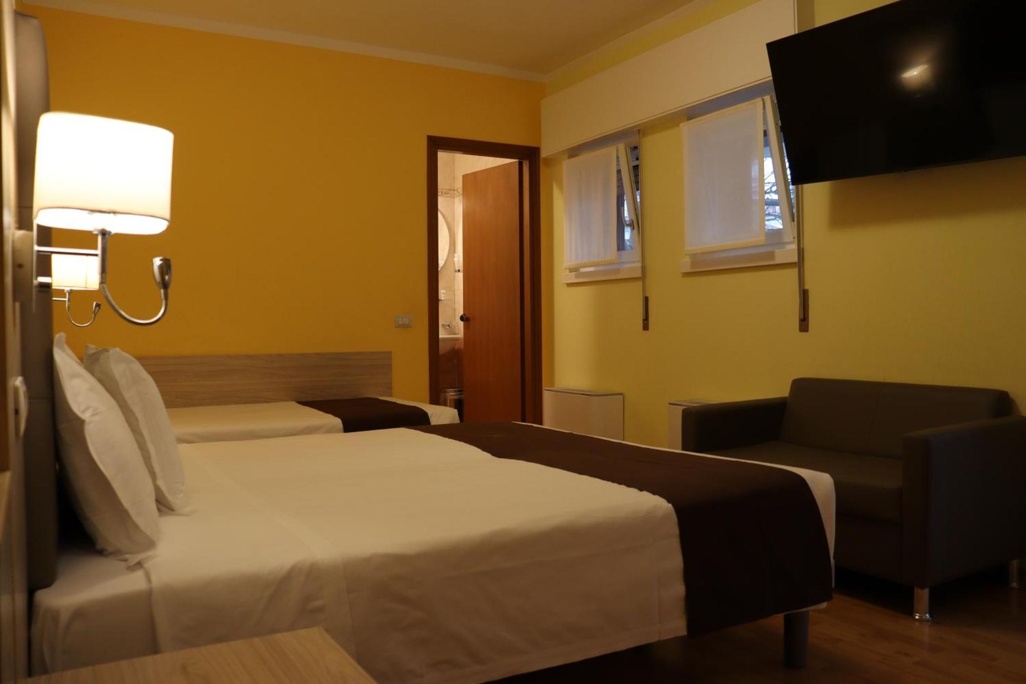Hotel Montereale Порденоне Екстериор снимка