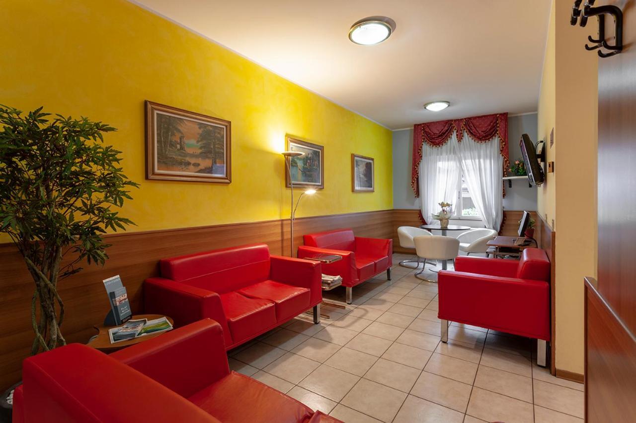 Hotel Montereale Порденоне Екстериор снимка